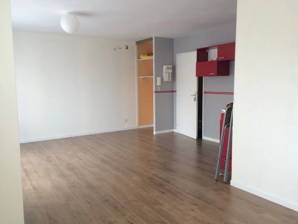 APPARTEMENT DE TYPE T1 BIS À PROXIMITÉ DE LA GARE ET CENTRE - MAV67395